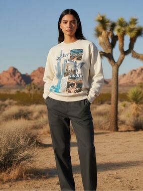 Modern Lux Cream Graphic Desert Sweatshirt M